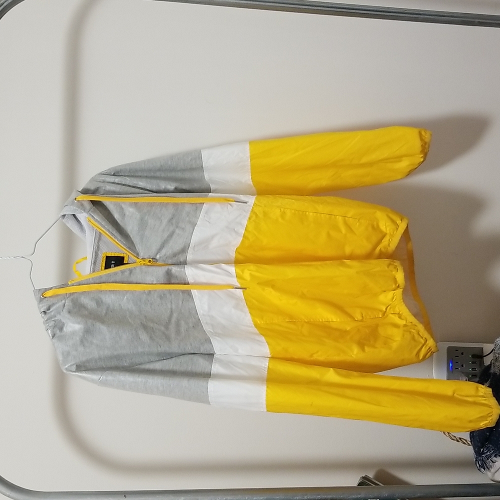 Wind breaker - Picture 1 of 4